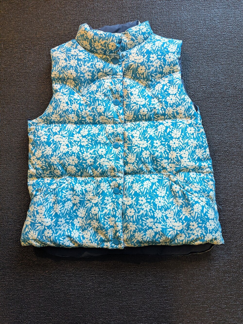 Reversible Vest - Picture 6 of 9